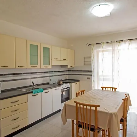 Away From Home, Spacious And Close To Amenities Holiday home