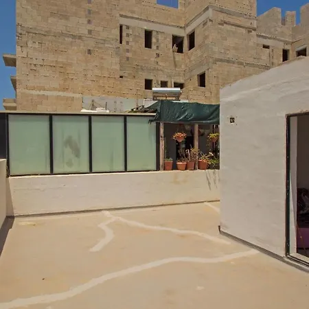Away From Home, Spacious And Close To Amenities * Marsaskala