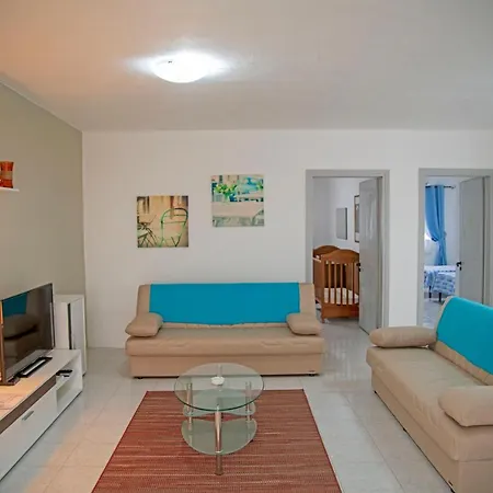 Away From Home, Spacious And Close To Amenities بيت للعطل